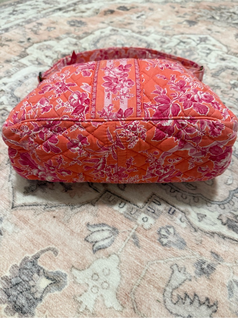 Retired Hope Toile On The Go Bag - Picture 2 of 5